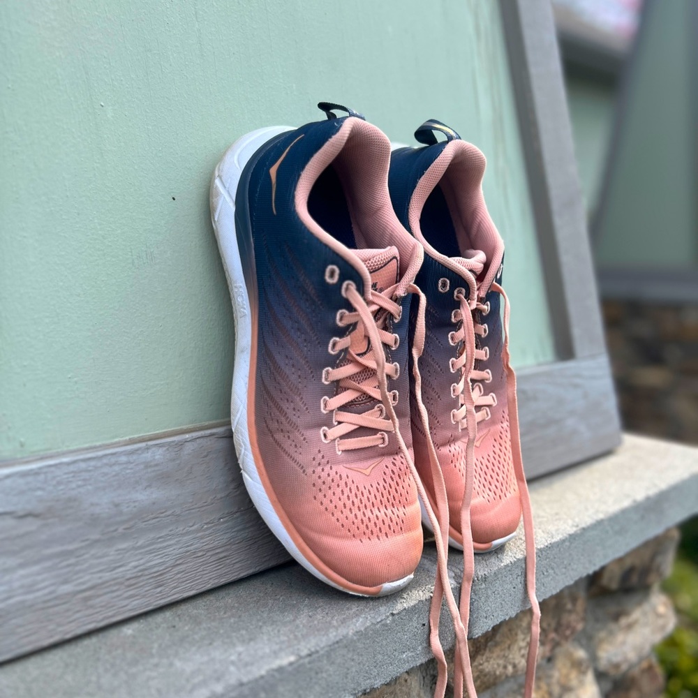 Women’s Hoka size 9.5 shoe